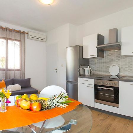 Great Located Family Apartments Маріна Екстер'єр фото
