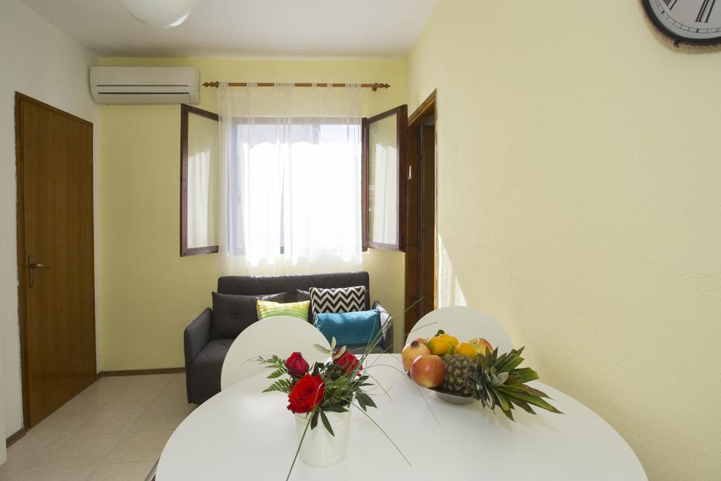 Great Located Family Apartments Маріна Екстер'єр фото